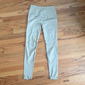 Pump mid rise leggin